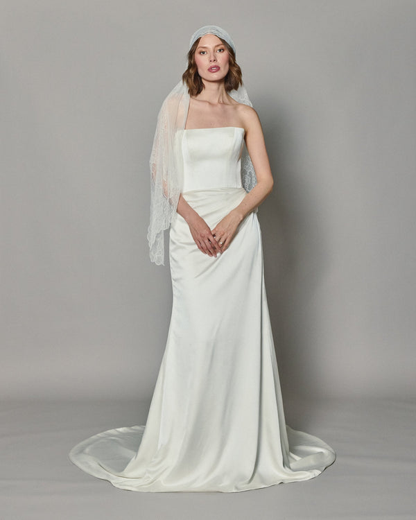 CRISTINA SPANISH LACE MANTILLA