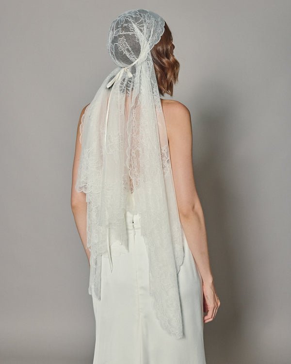 CRISTINA SPANISH LACE MANTILLA