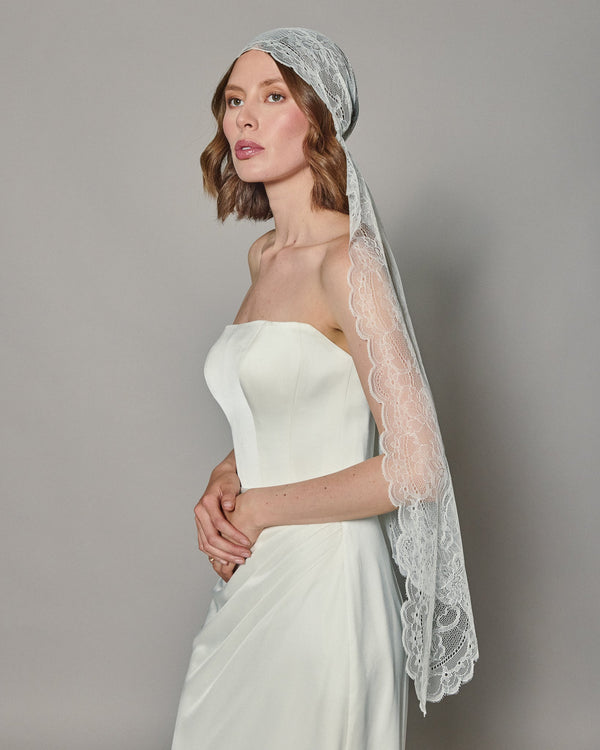 CRISTINA SPANISH LACE MANTILLA