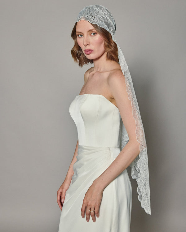 CRISTINA SPANISH LACE MANTILLA