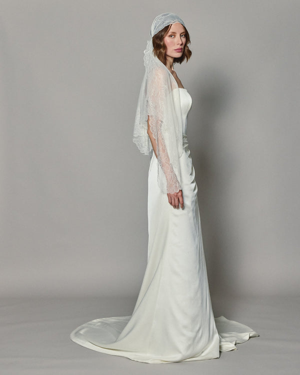 CRISTINA SPANISH LACE MANTILLA