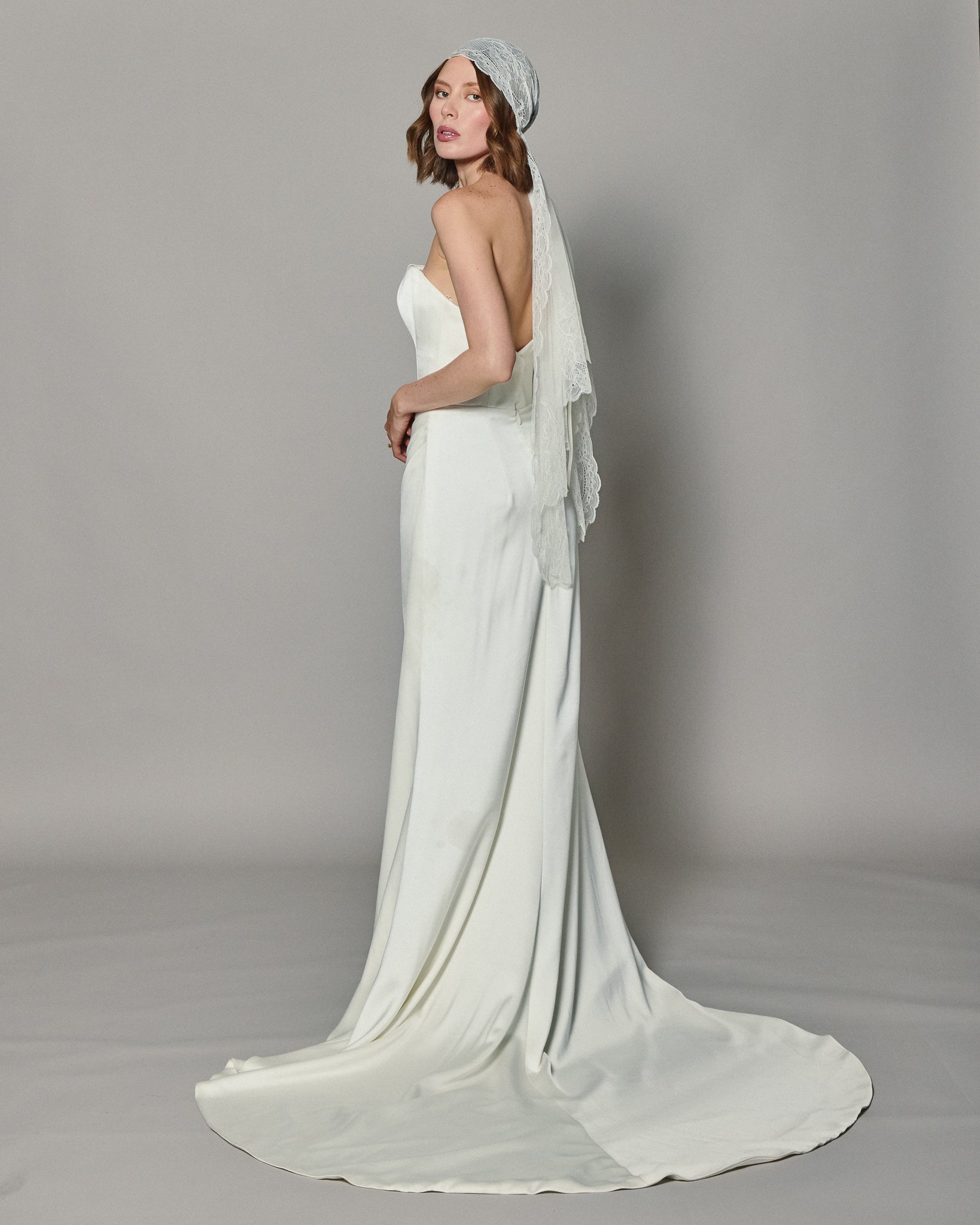CRISTINA SPANISH LACE MANTILLA