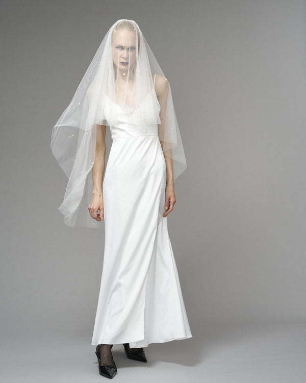 ECO TULLE // CRYSTALS & PEARLS TWO TIER KNEE LENGTH 48 " // LIGHT IVORY