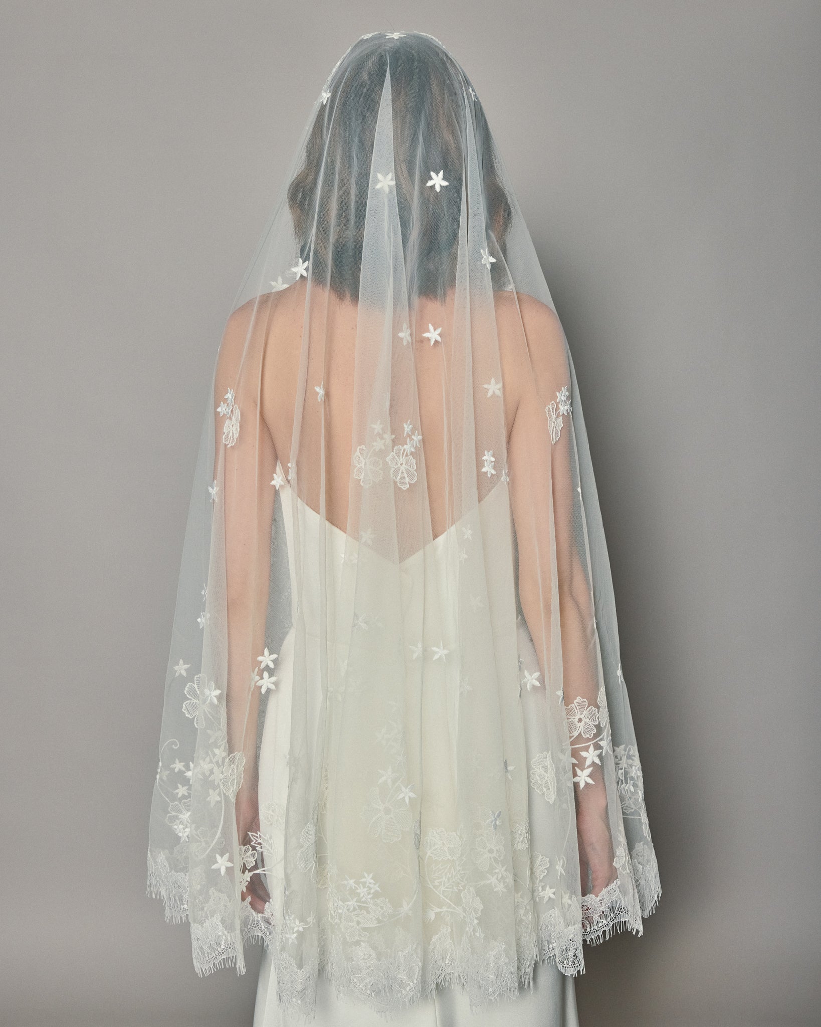 DIONE HALF MOON EMBROIDERED MANTILLA