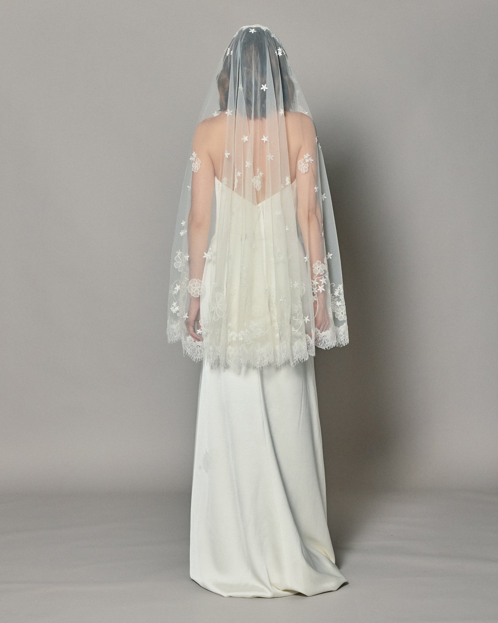 DIONE HALF MOON EMBROIDERED MANTILLA