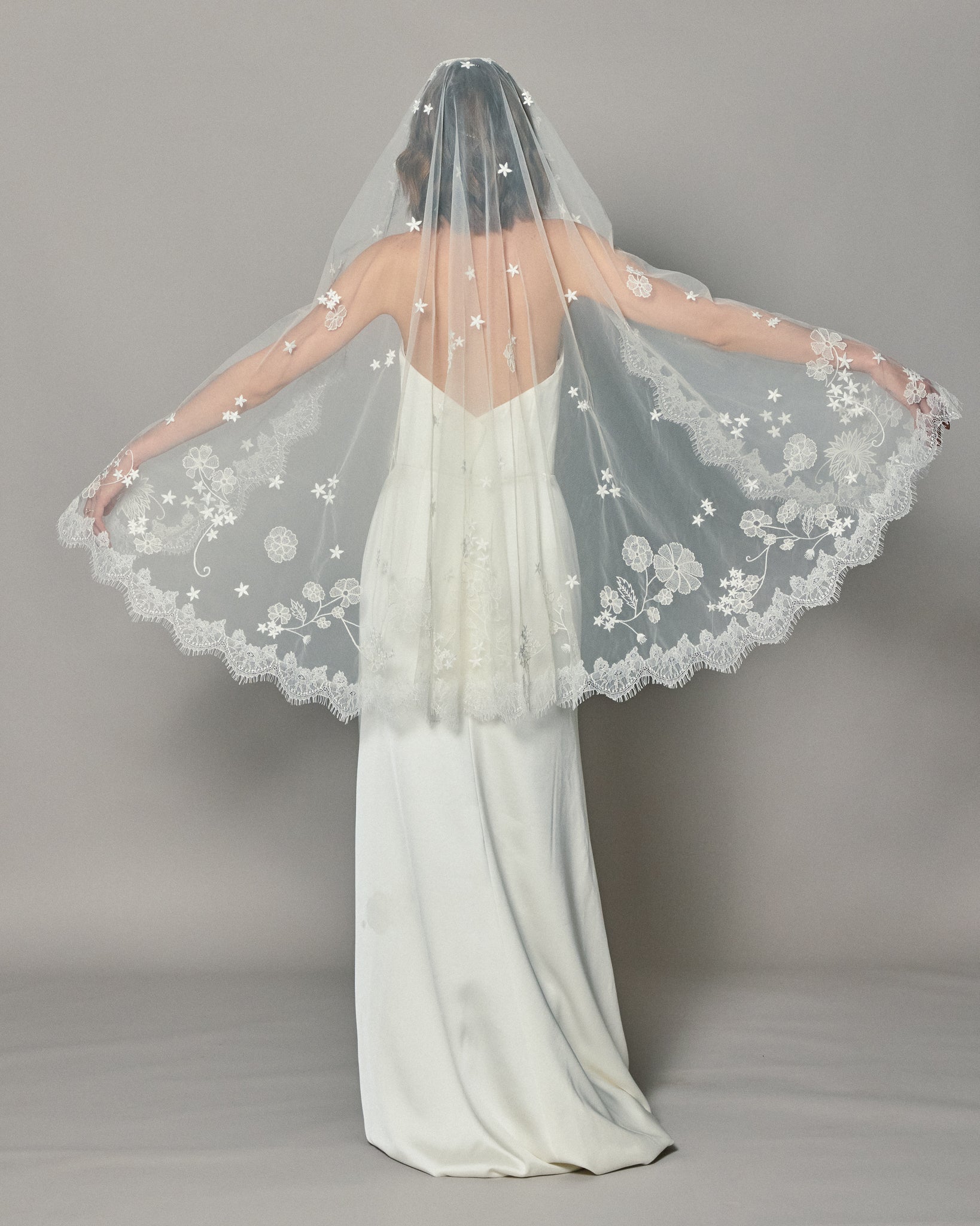 DIONE HALF MOON EMBROIDERED MANTILLA