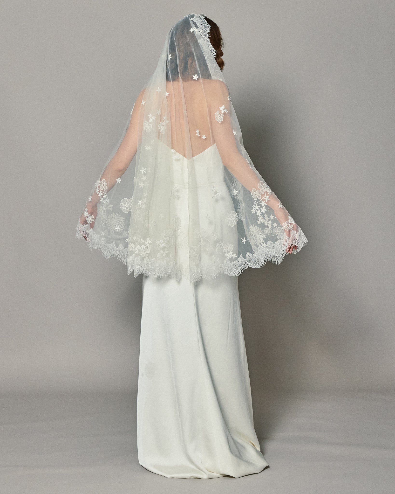 DIONE HALF MOON EMBROIDERED MANTILLA