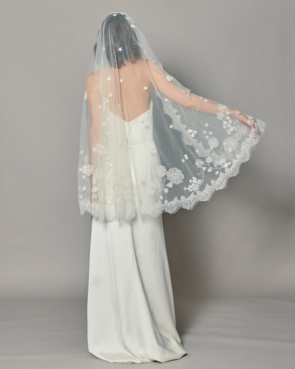 DIONE HALF MOON EMBROIDERED MANTILLA