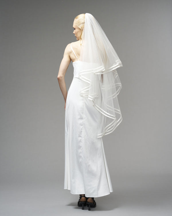 ECO TULLE/ DOUBLE SATIN TRIM TWO TIER KNEE LENGTH 48" // LIGHT IVORY