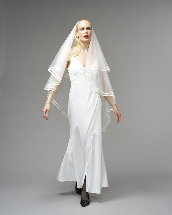 ECO TULLE/ DOUBLE SATIN TRIM TWO TIER KNEE LENGTH 48" // LIGHT IVORY