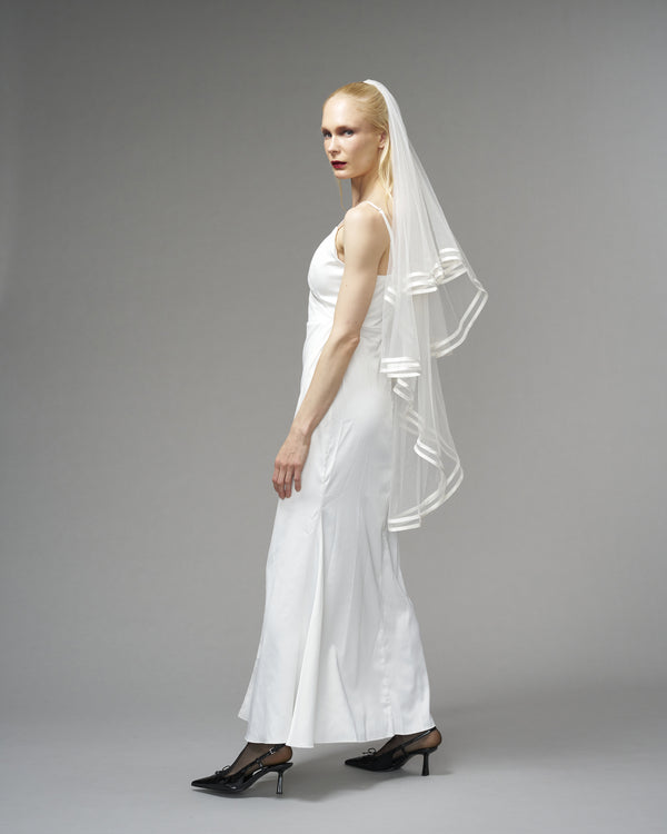 ECO TULLE/ DOUBLE SATIN TRIM TWO TIER KNEE LENGTH 48" // LIGHT IVORY