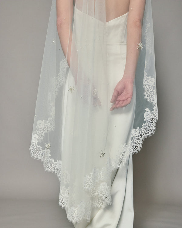 ESTRELLA MANTILLA VEIL
