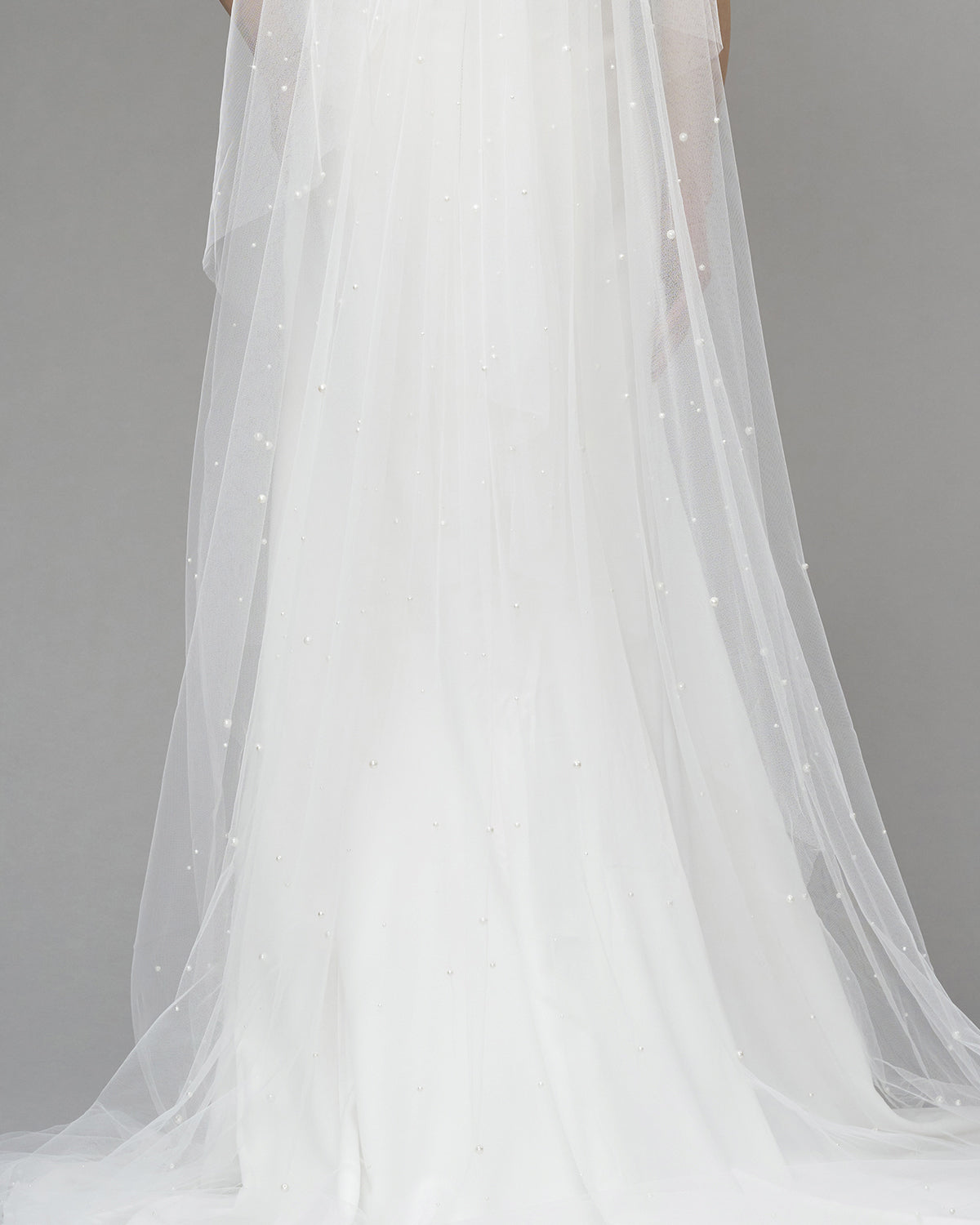 ENGLISH TULLE // GLASS PEARLS CATHEDRAL 118" WITH 30" BLUSHER // OFF WHITE