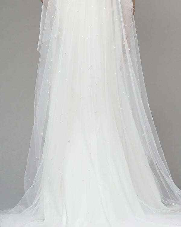 ENGLISH TULLE // GLASS PEARLS CATHEDRAL 118" WITH 30" BLUSHER // OFF WHITE