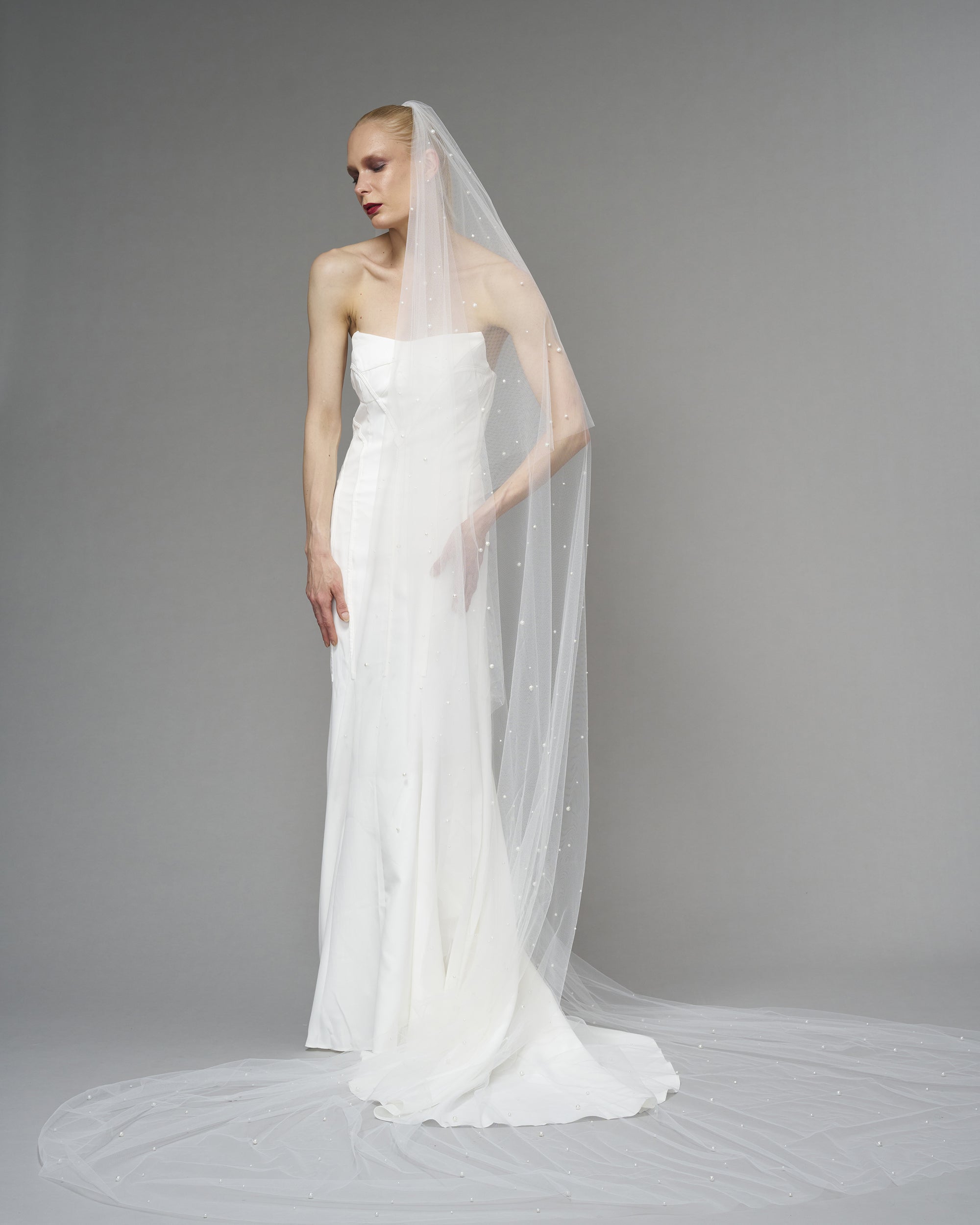 ENGLISH TULLE // GLASS PEARLS CATHEDRAL 118" WITH 30" BLUSHER // OFF WHITE