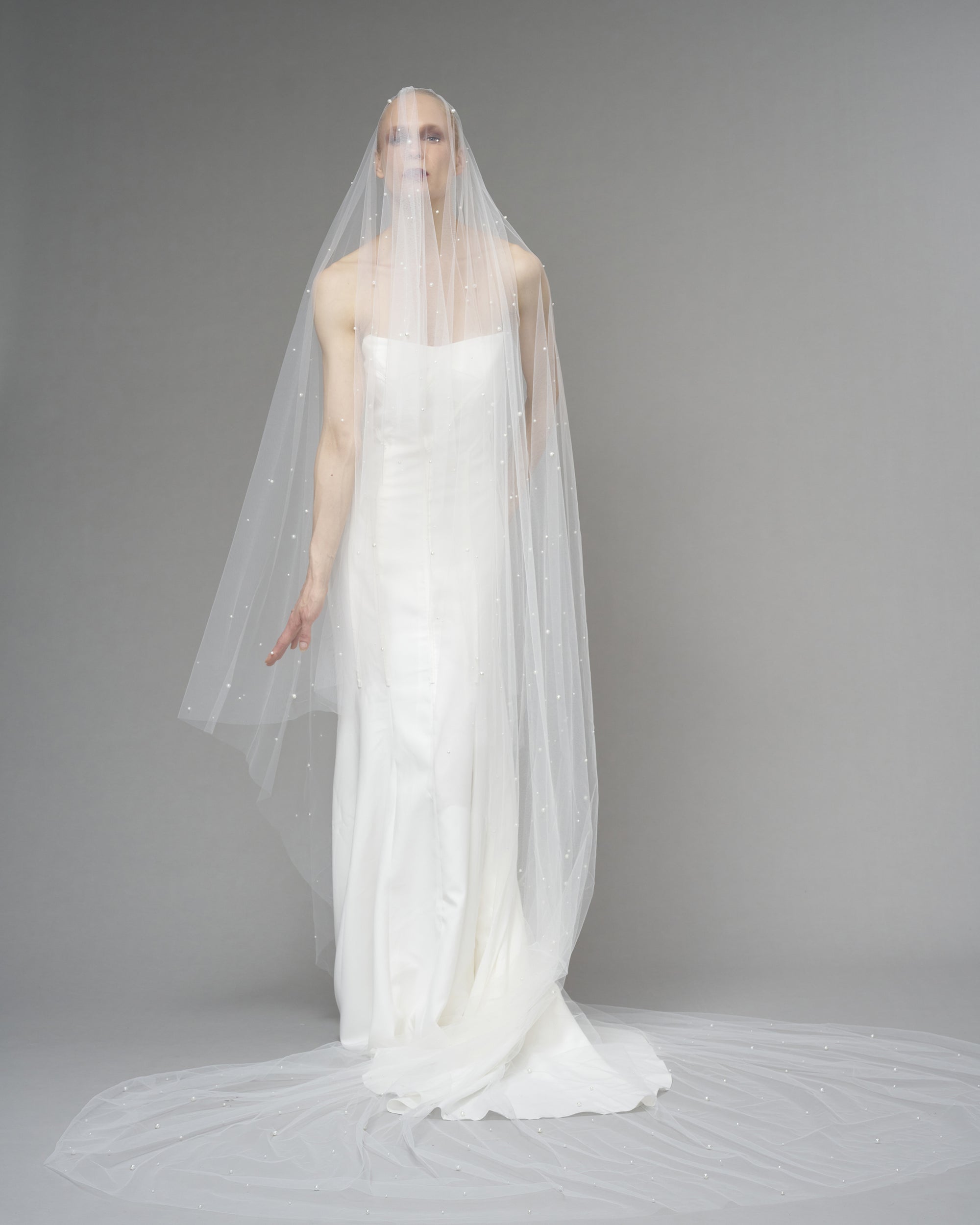 ENGLISH TULLE // GLASS PEARLS CATHEDRAL 118" WITH 30" BLUSHER // OFF WHITE