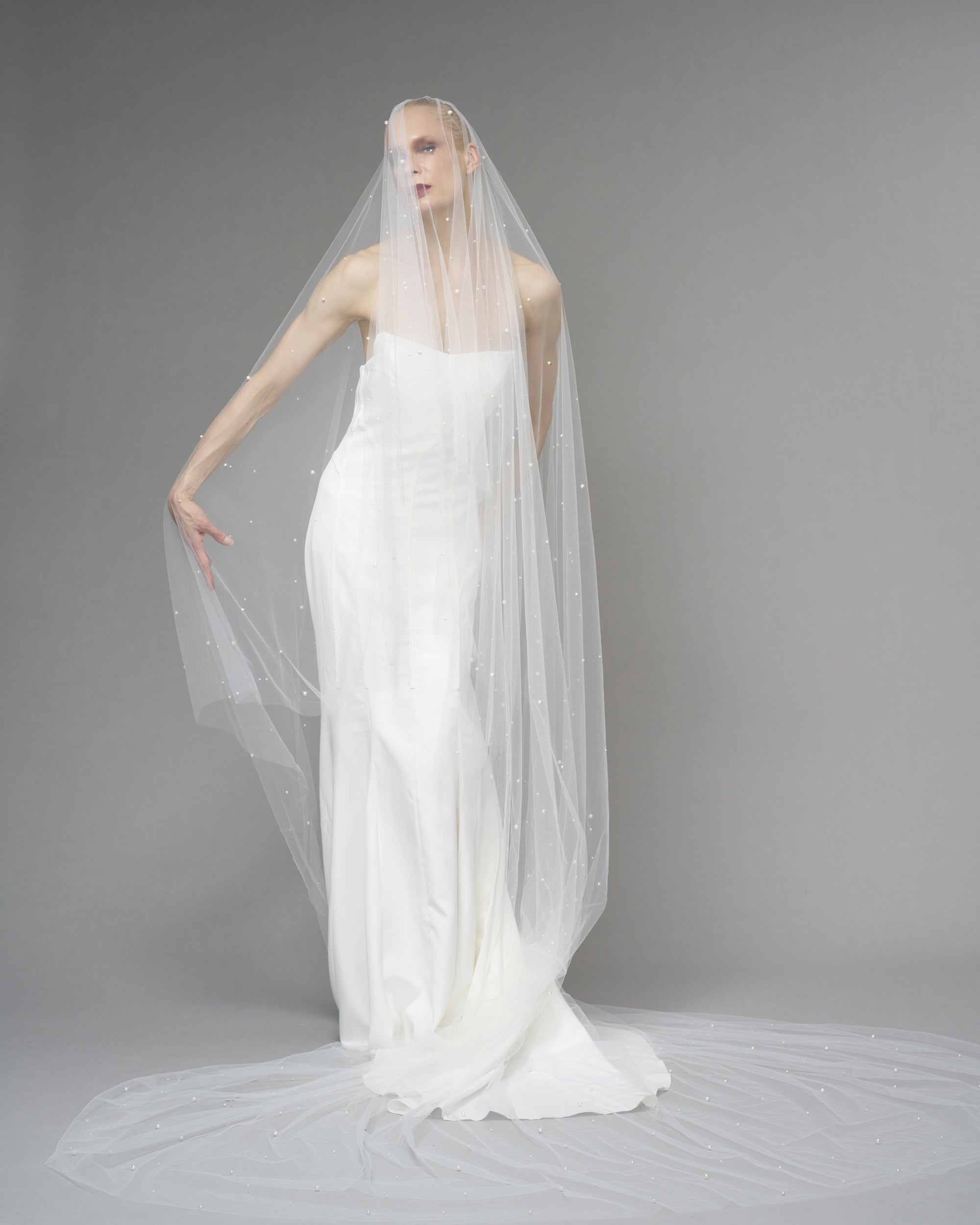ENGLISH TULLE // GLASS PEARLS CATHEDRAL 118" WITH 30" BLUSHER // OFF WHITE