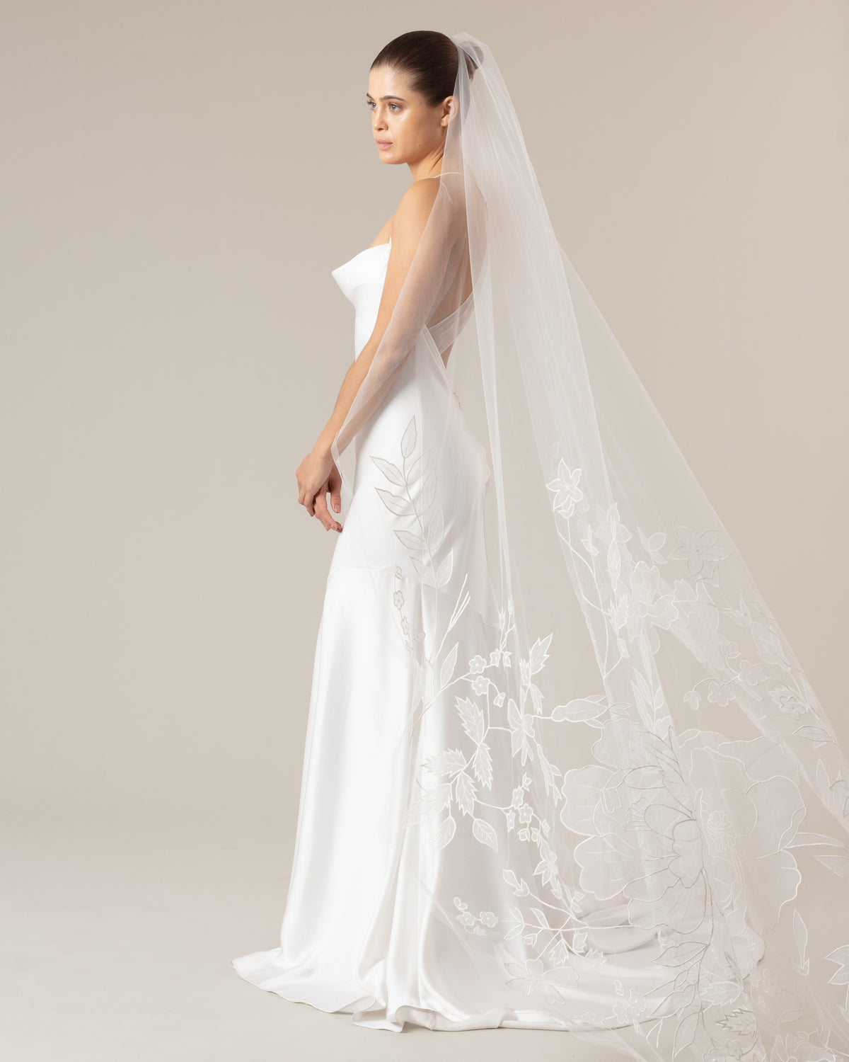 GRACIA ORGANZA EMBROIDERY FLORAL VEIL