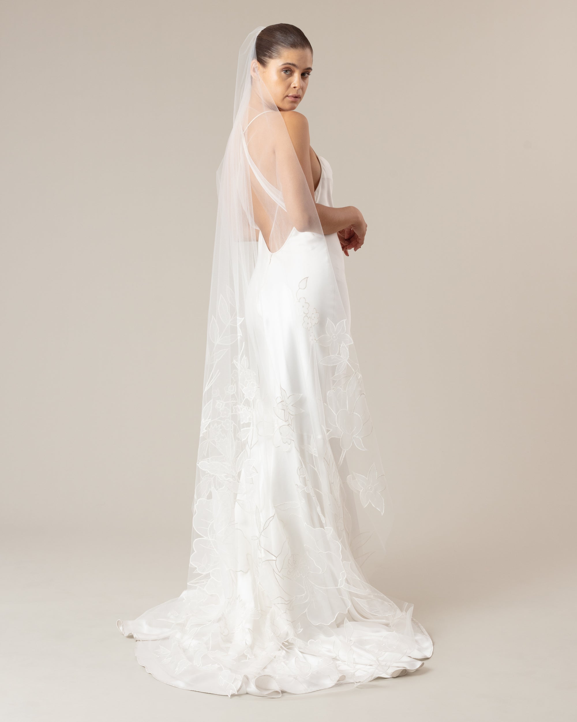 GRACIA ORGANZA EMBROIDERY FLORAL VEIL - Ofrenda Studio