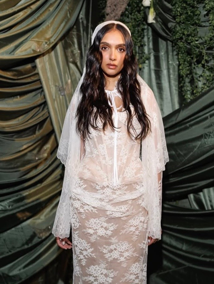 CRISTINA SPANISH LACE MANTILLA