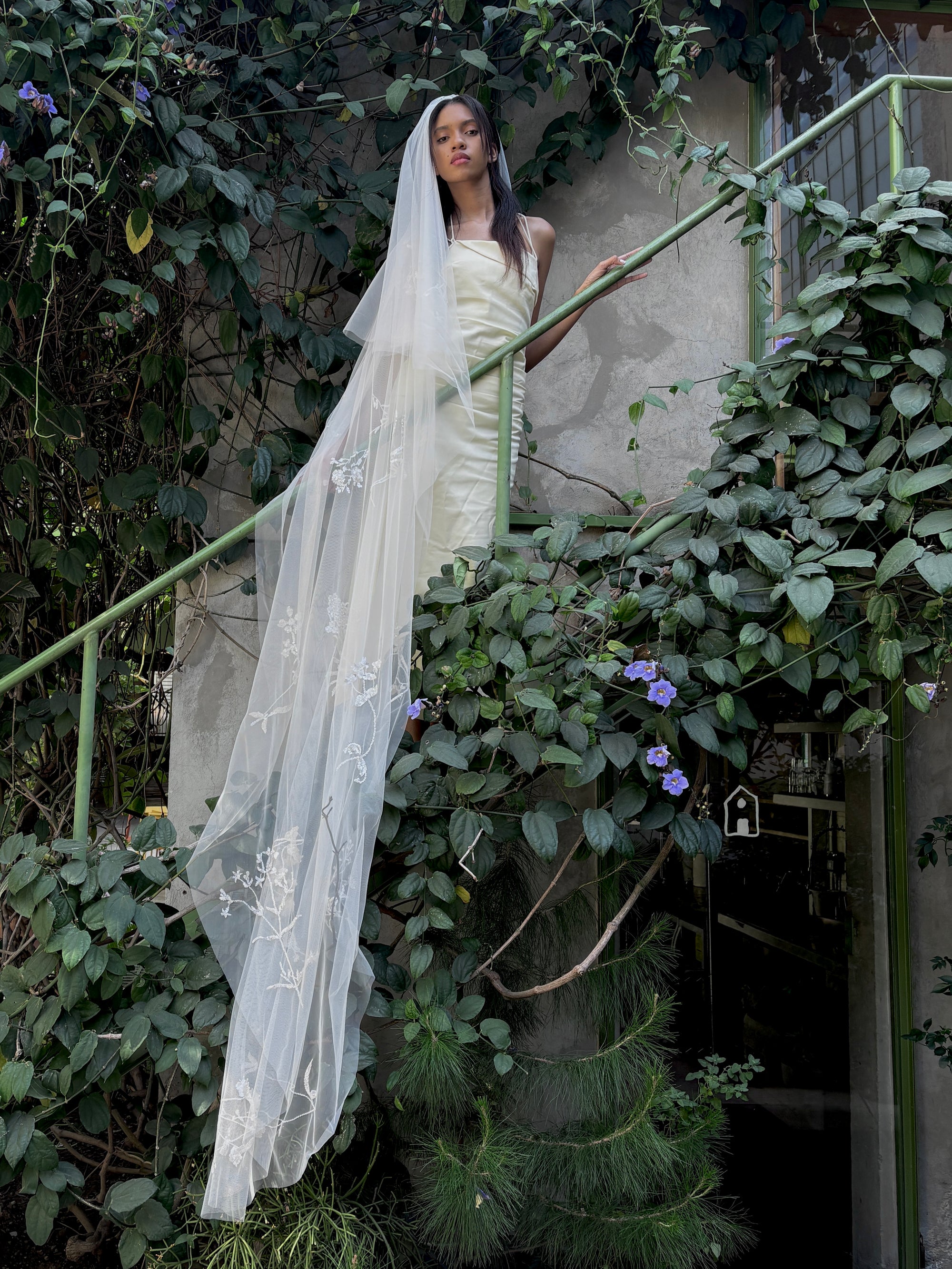FIELD BOTANICAL BEADED MESH VEIL .- SAMPLE SALE 60%