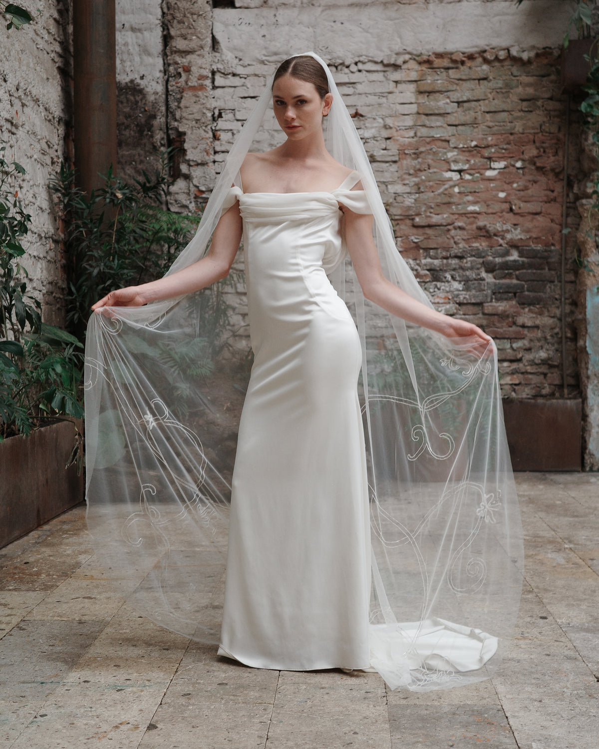 IVY CRYSTAL BEADED VEIL VEIL