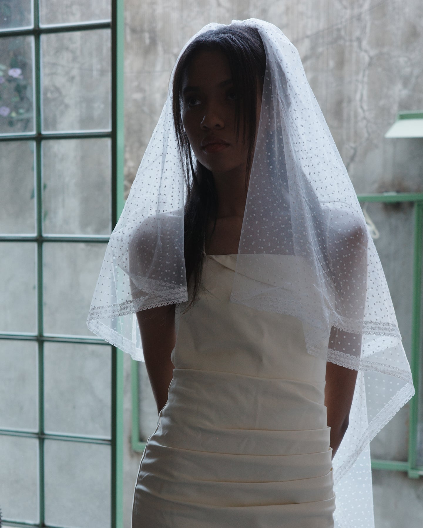 CARMEN DOTTED TULLE VEIL .- SAMPLE SALE 60%