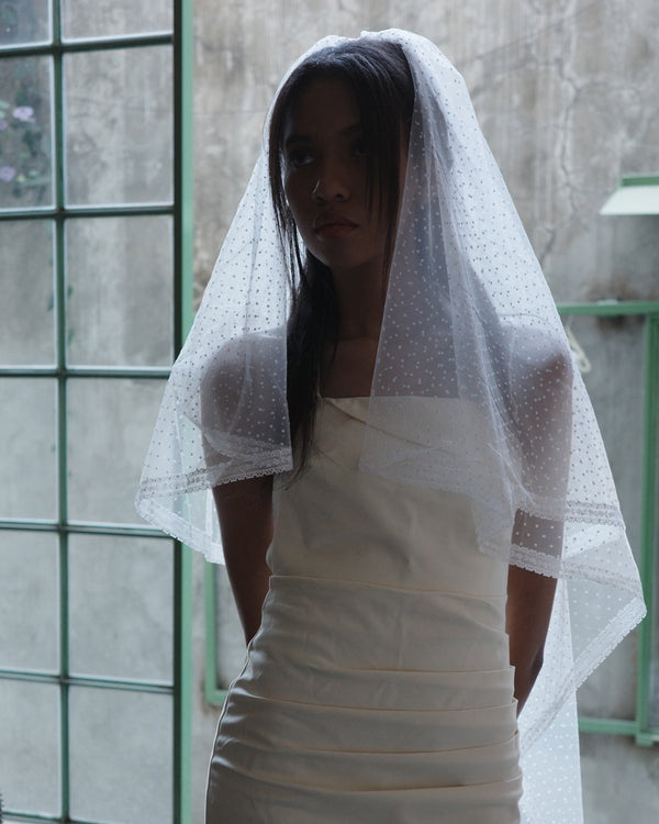 CARMEN DOTTED TULLE VEIL .- SAMPLE SALE 60%