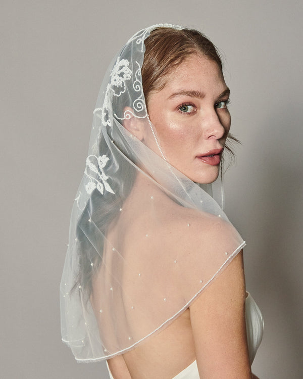 MOON VEIL