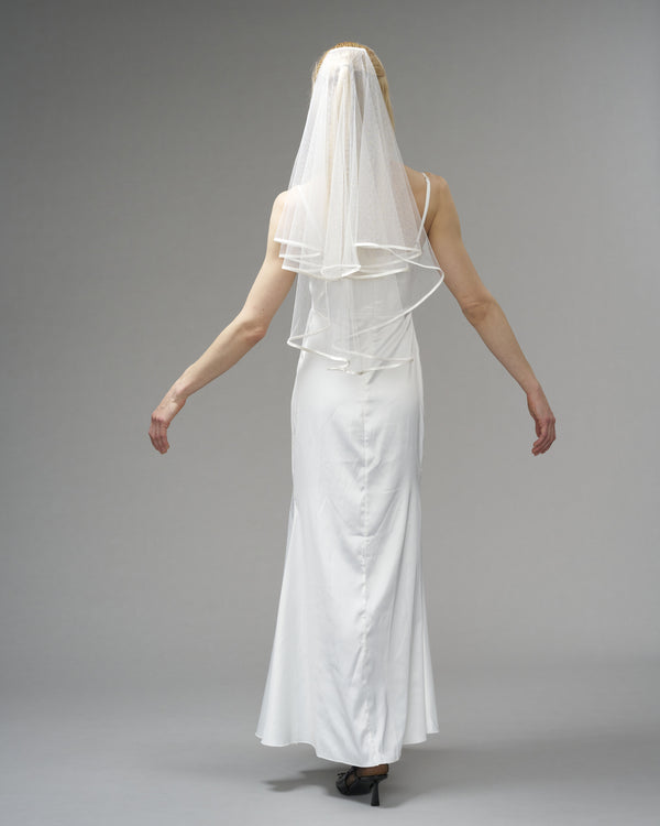 ECO TULLE // NARROW SATIN EDGE TWO TIER ELBOW LENGTH 30" /OFF WHITE