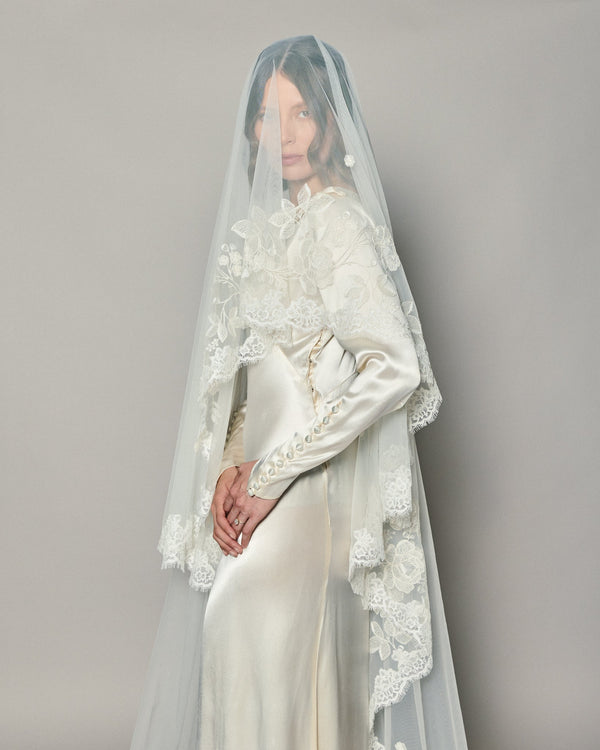 ANASTASIA EMBROIDERED LACE VEIL