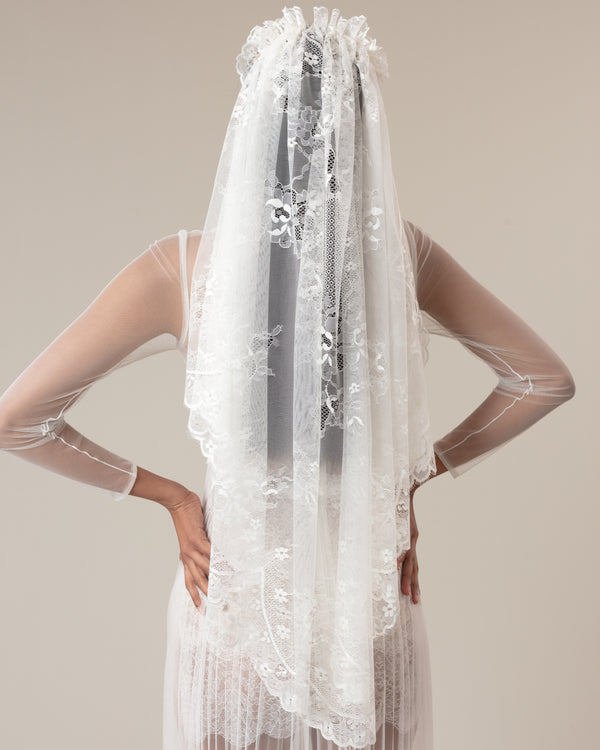 NEREA SPANISH LACE GATHERED MANTILLA - Ofrenda Studio