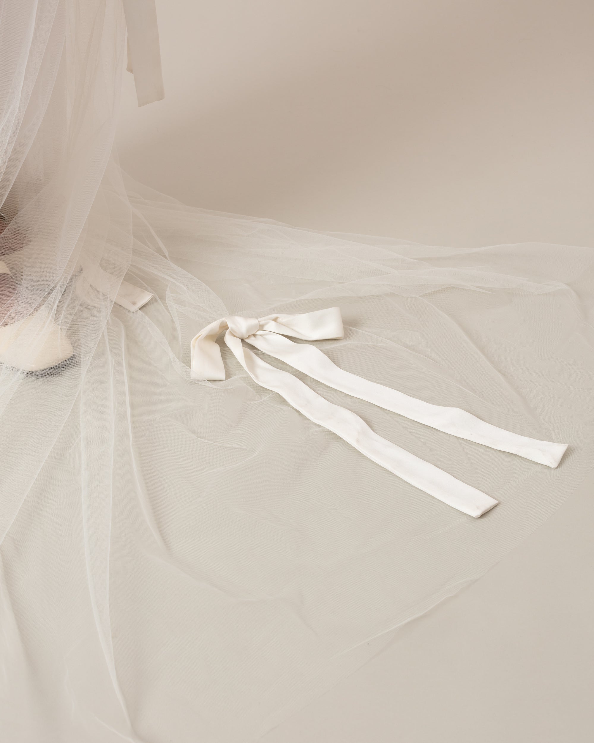 NINA SATIN BOWS THREE TIER VEIL VEIL - Ofrenda Studio