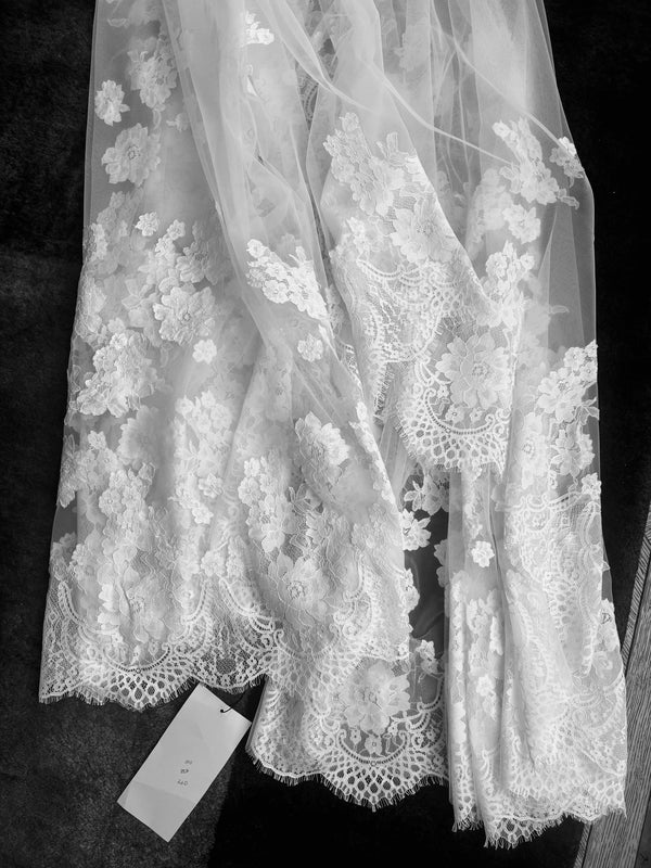 NATASHA LACE MANTILLA - Ofrenda Studio