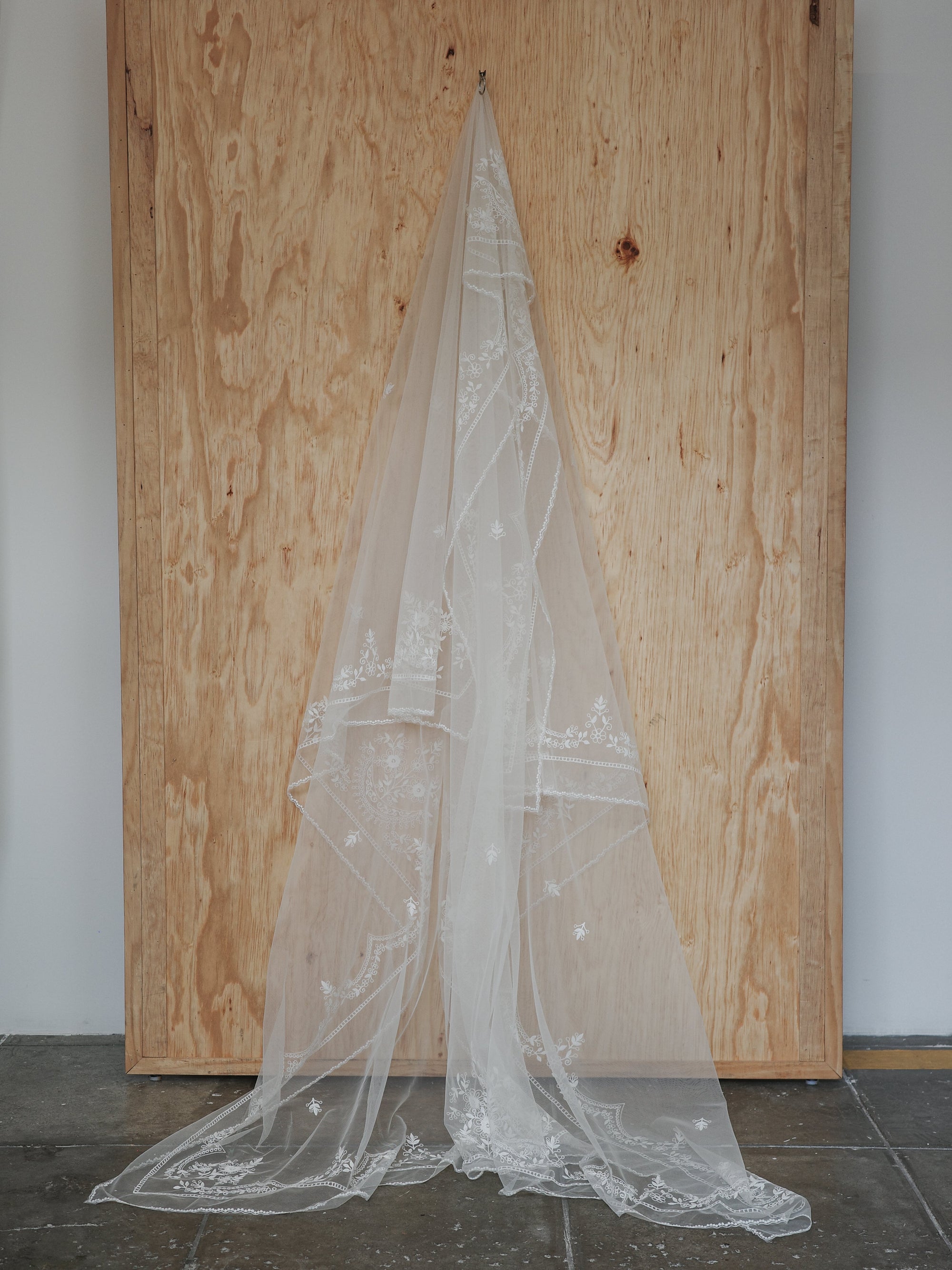 REGINA EMBROIDERED VEIL - Ofrenda Studio