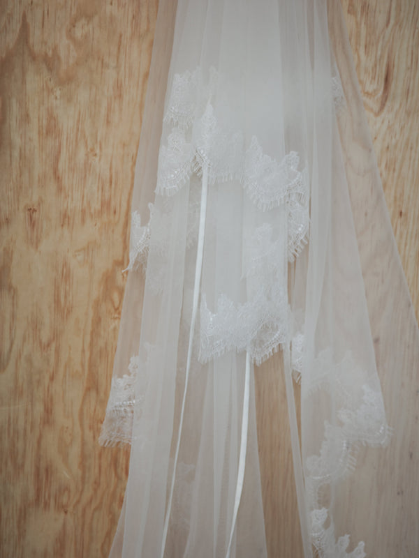 CLARA LACE EDGE VEIL