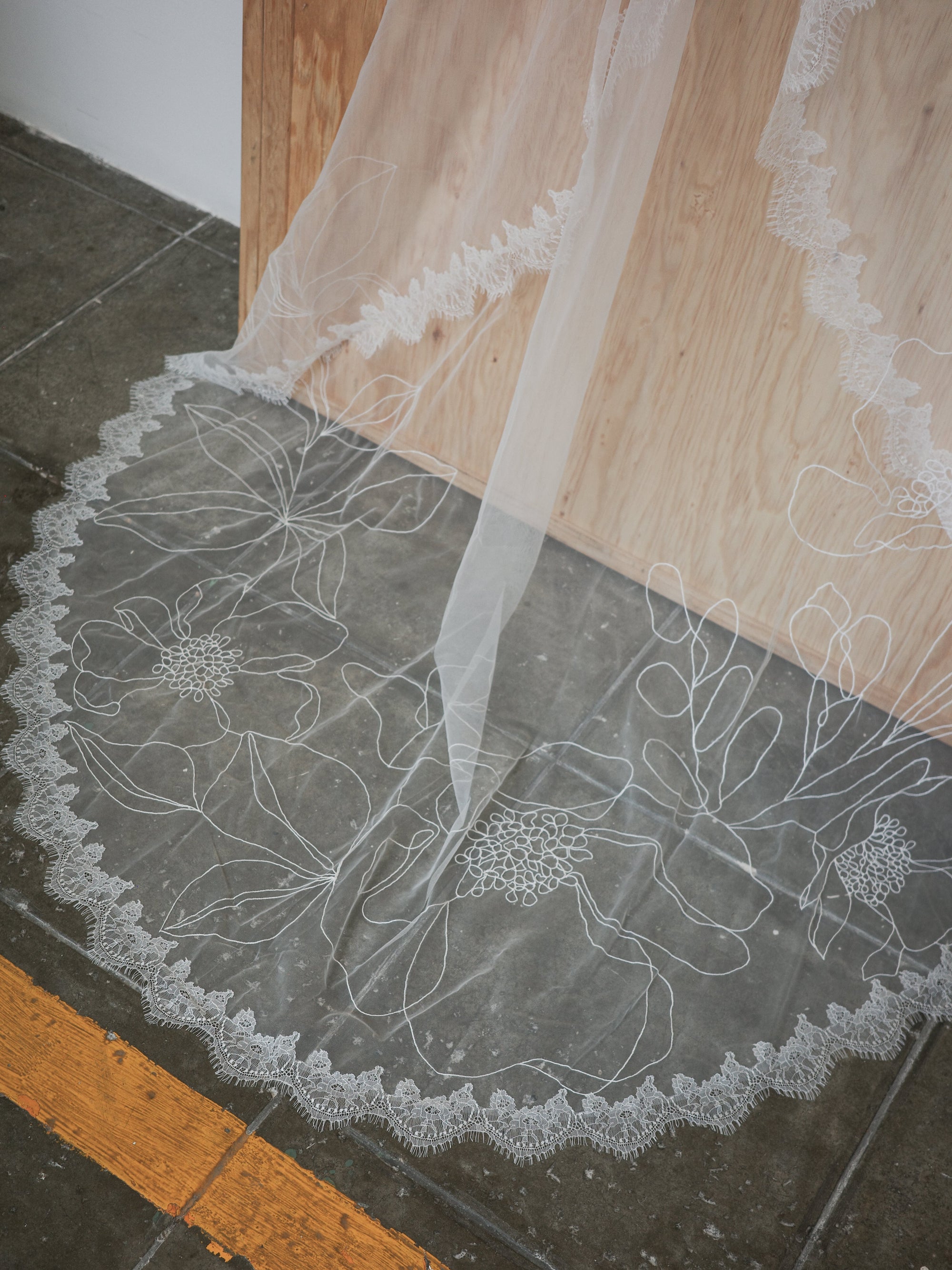 ROMINA LINE EMBROIDERY LACE VEIL - Ofrenda Studio