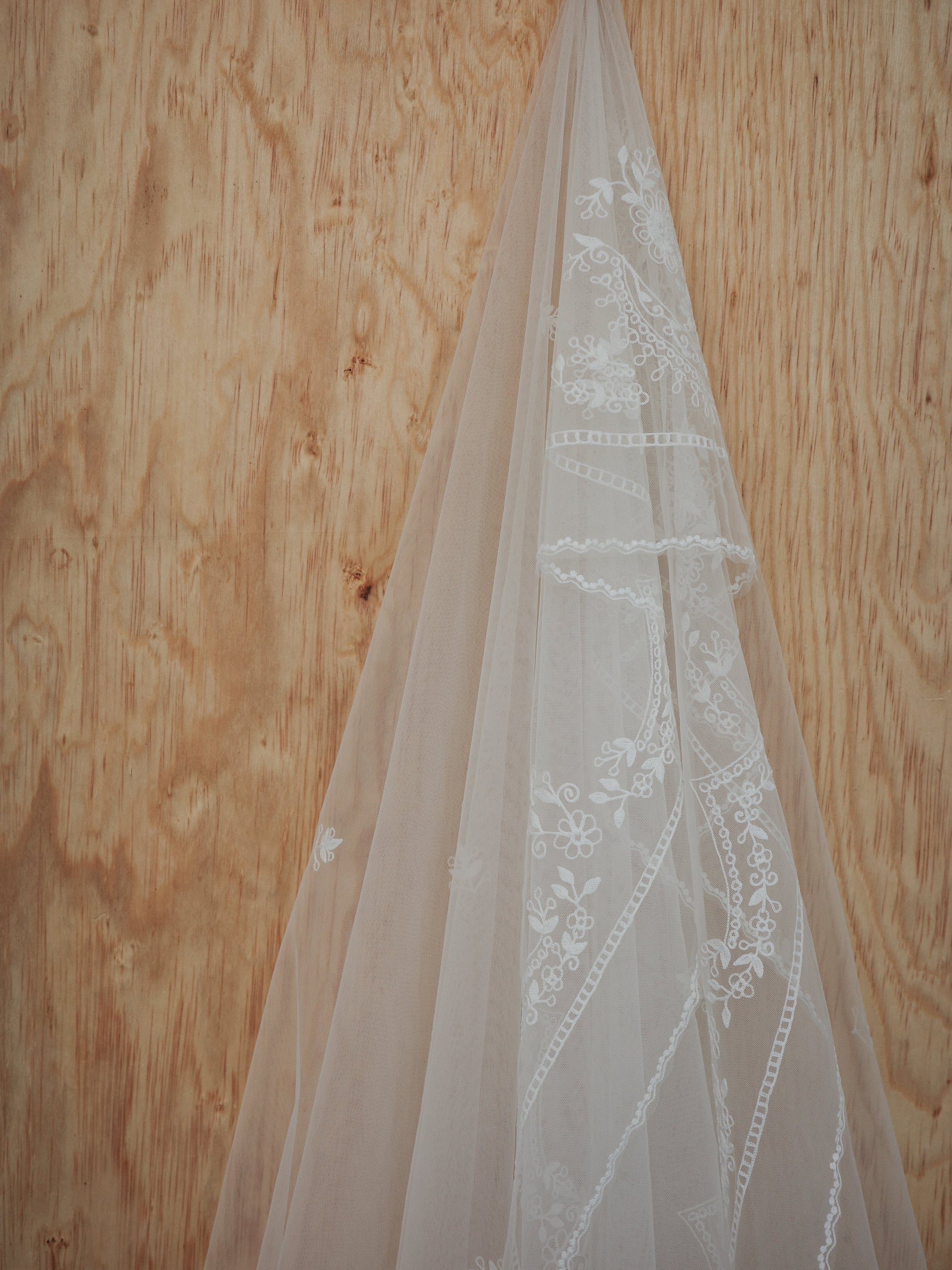 REGINA EMBROIDERED VEIL - Ofrenda Studio