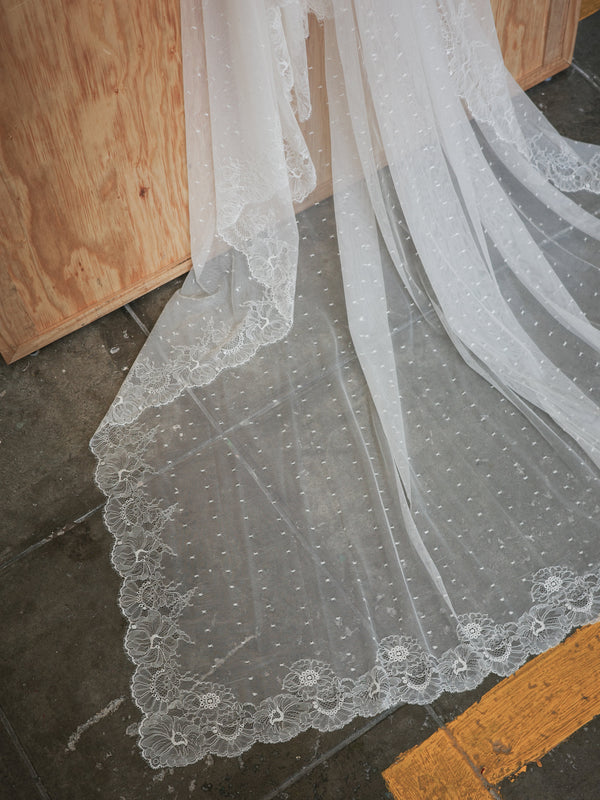 PENELOPE SPANISH LACE MANTILLA - Ofrenda Studio