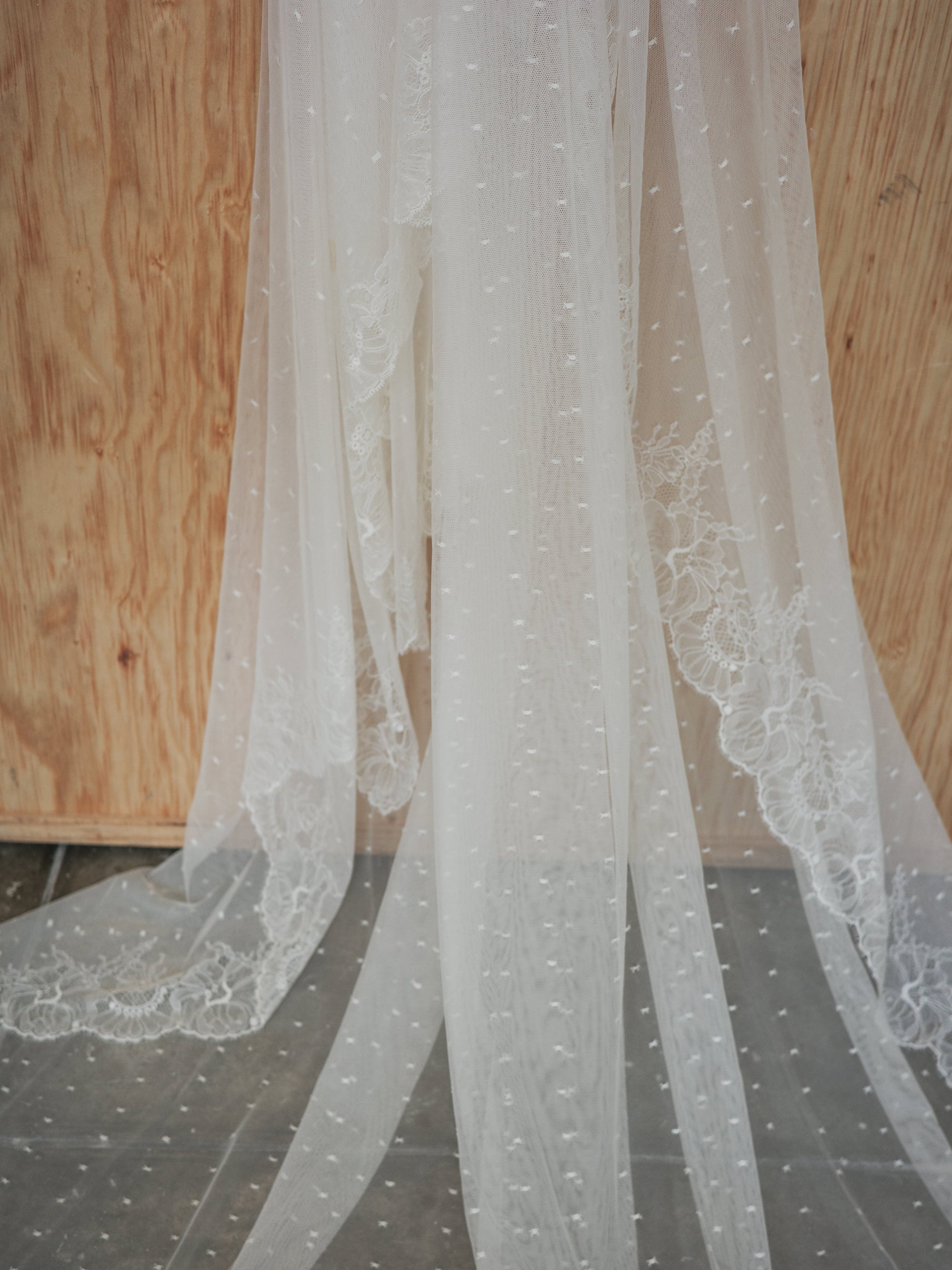 PENELOPE SPANISH LACE MANTILLA - Ofrenda Studio