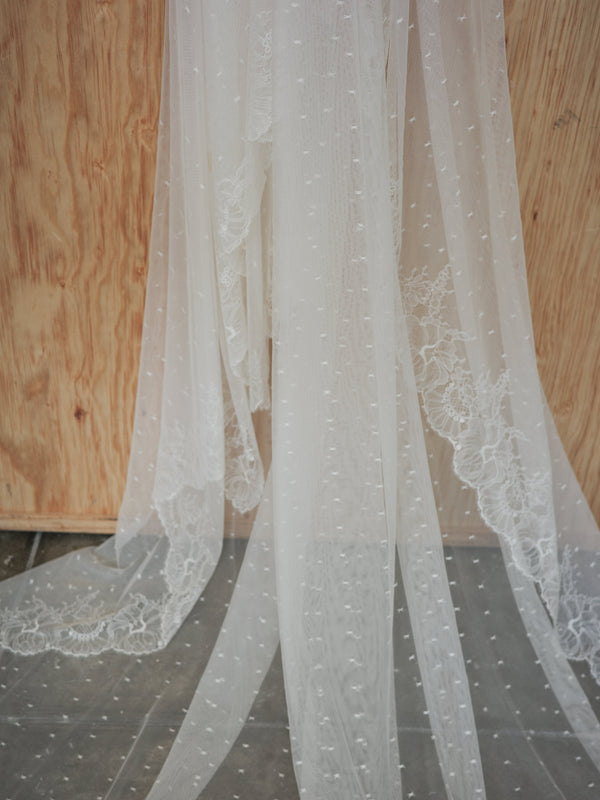 PENELOPE SPANISH LACE MANTILLA - Ofrenda Studio