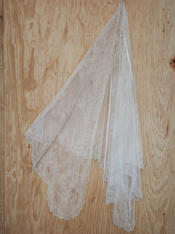 CRISTINA SPANISH LACE MANTILLA