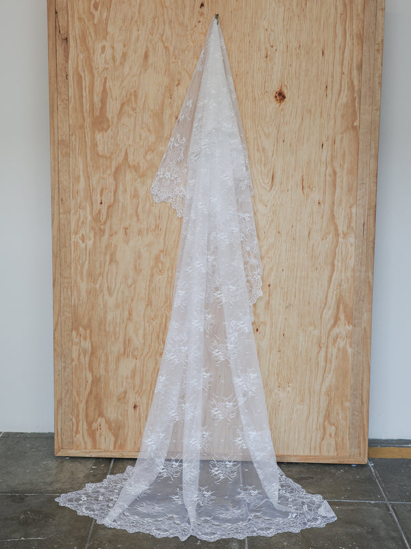 TERESA SPANISH LACE MANTILLA
