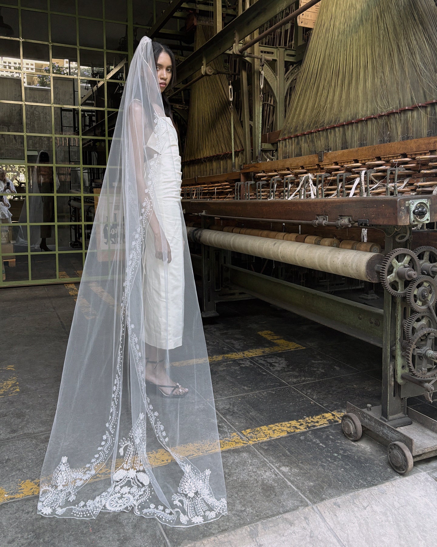 ORACLE EMBROIDERED VEIL .- SAMPLE SALE 30%