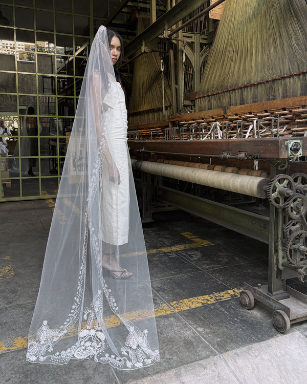 ORACLE EMBROIDERED VEIL .- SAMPLE SALE 30%