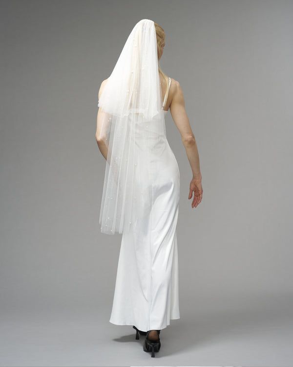RTS.- ECO TULLE// CRYSTALS & PEARLS // TWO TIER, KNEE LENGTH 48" // LIGHT IVORY
