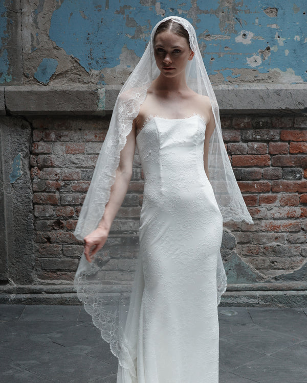 PENELOPE SPANISH LACE MANTILLA - Ofrenda Studio