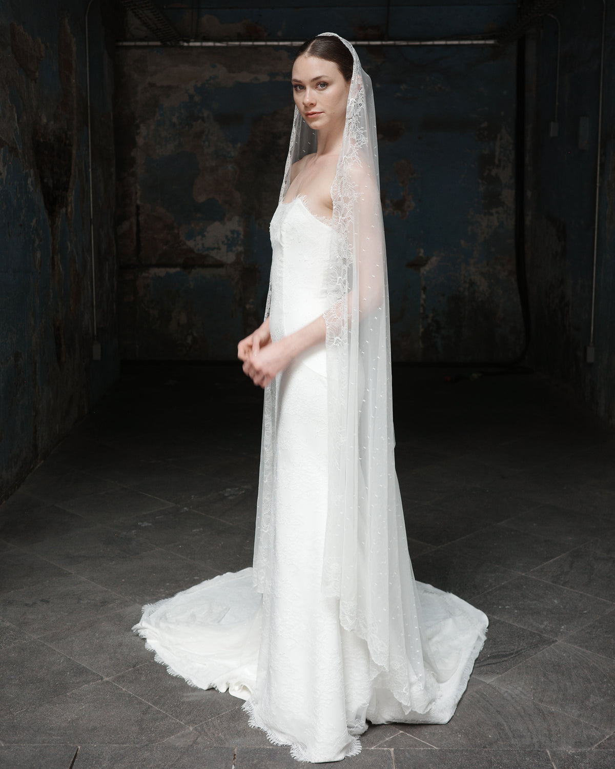 PENELOPE SPANISH LACE MANTILLA - Ofrenda Studio