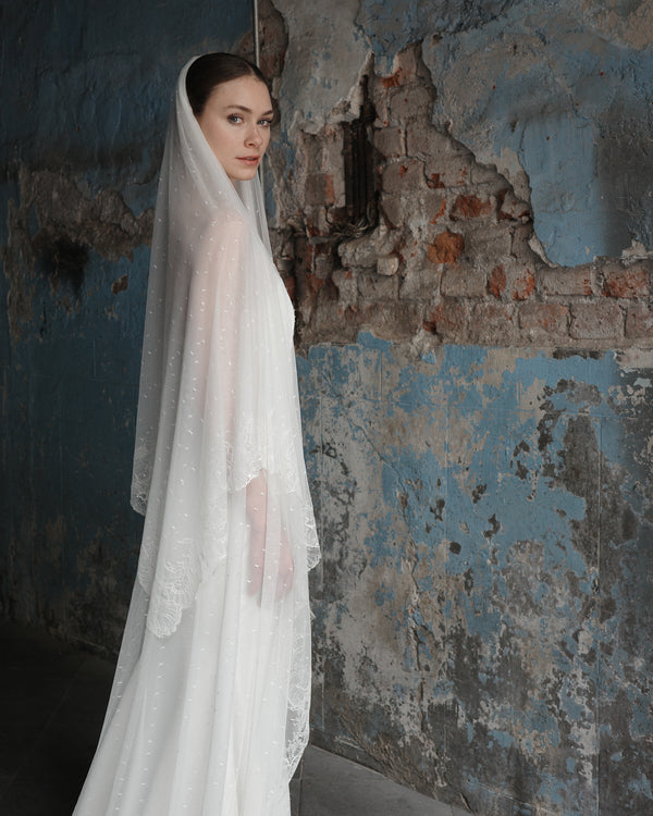 PENELOPE SPANISH LACE MANTILLA - Ofrenda Studio