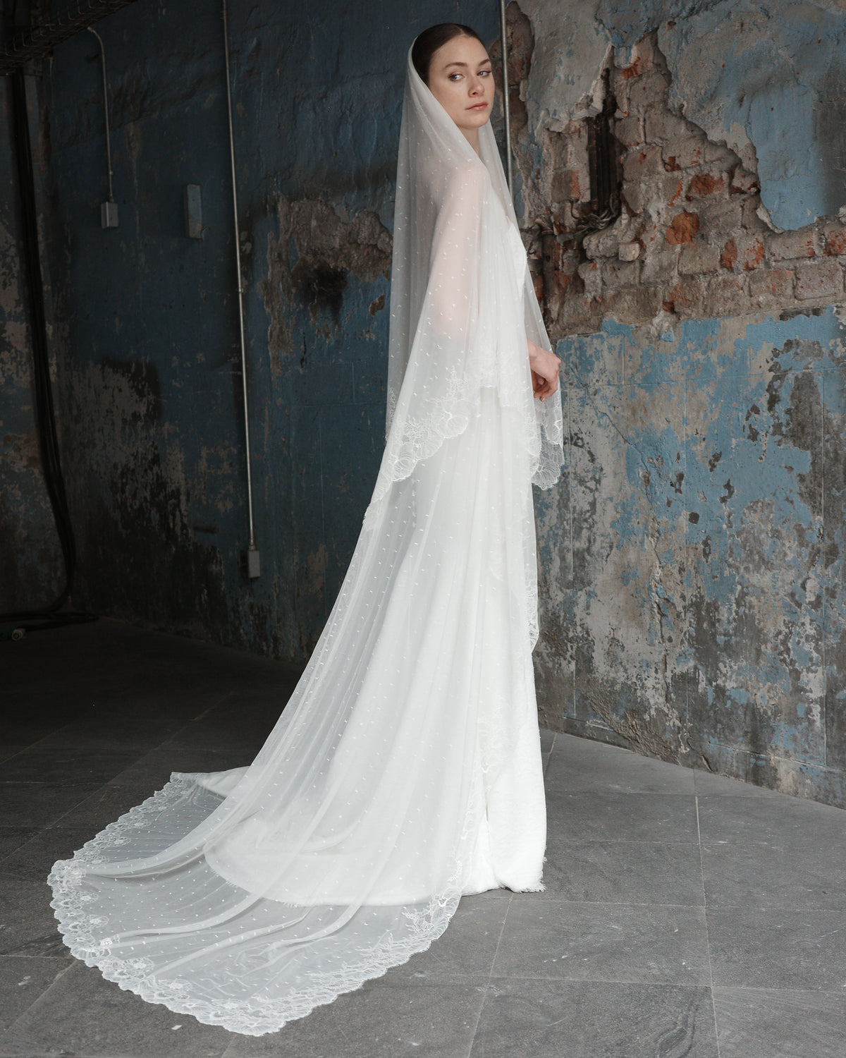 PENELOPE SPANISH LACE MANTILLA - Ofrenda Studio